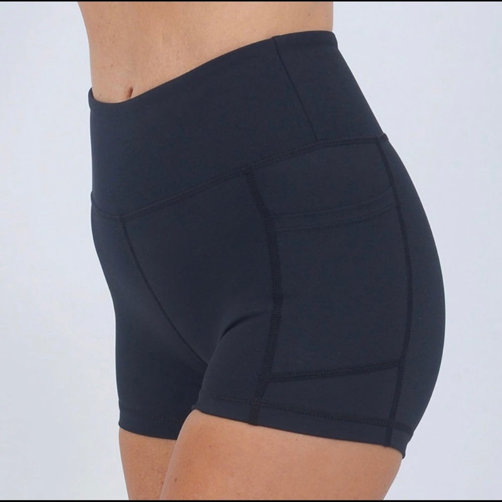 Zyia Light n Tight Hustle Shorts size small